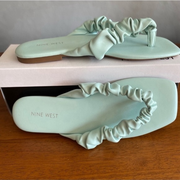 Nine West Sandals Dressy Summer Scrunchie ruched Flip Flop Flats DAXX Mint 9.5 - Picture 1 of 6